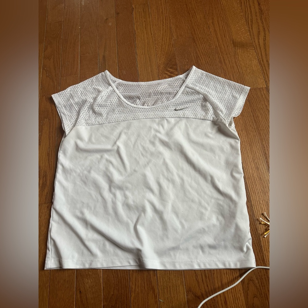 Nike white top kind waist length